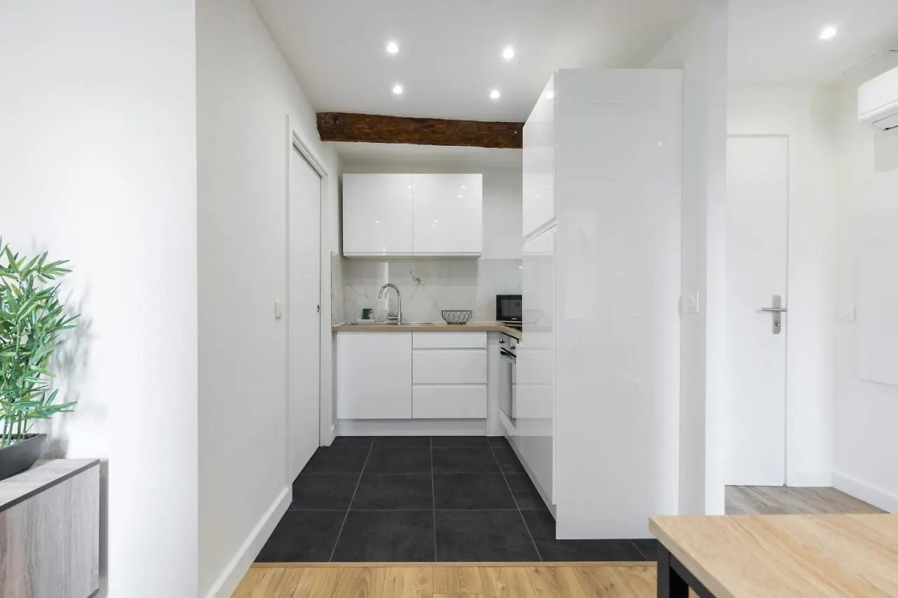 니스 Garibaldi Square - Charming 1 Bdr Old Tow 아파트